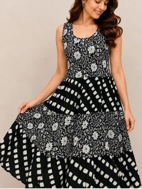 Dress Addict Joy Floral Tiered Midi Dress Women’s Sz M